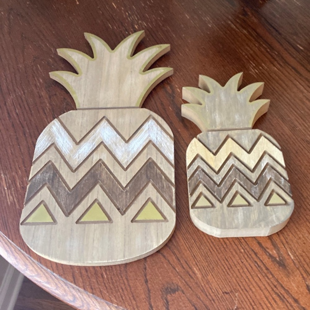 Pineapple Decor - Picture 1 of 1